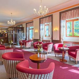Lobby Bar
